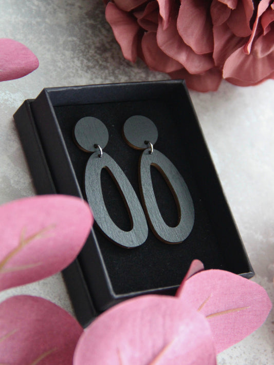 Eleonora -korvakorut musta vaneri