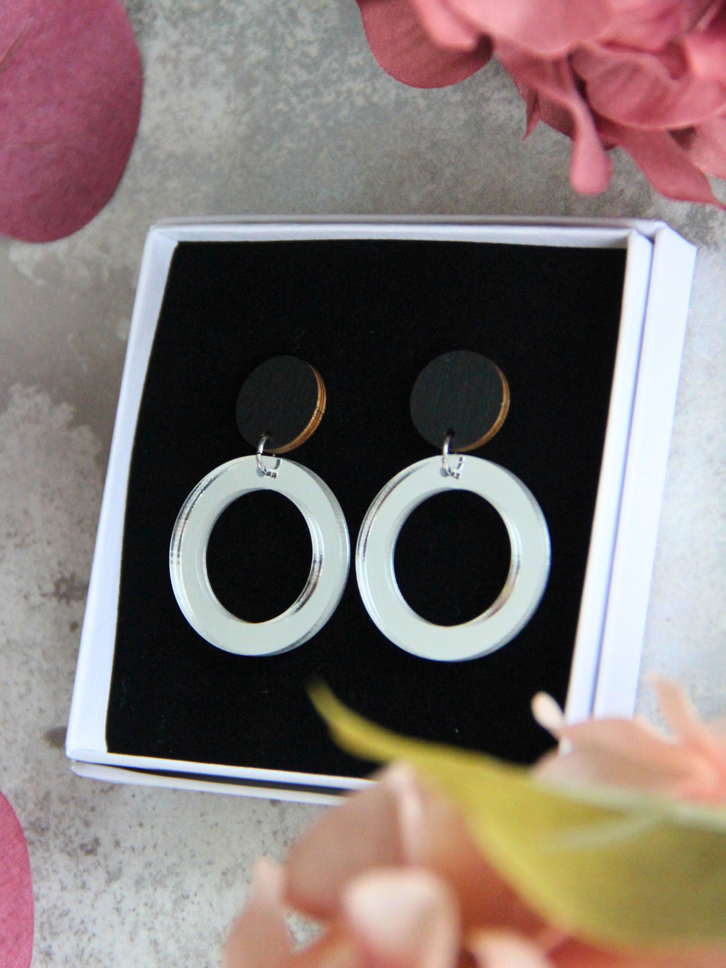 Fabulous Rings -korvakorut peiliakryyli