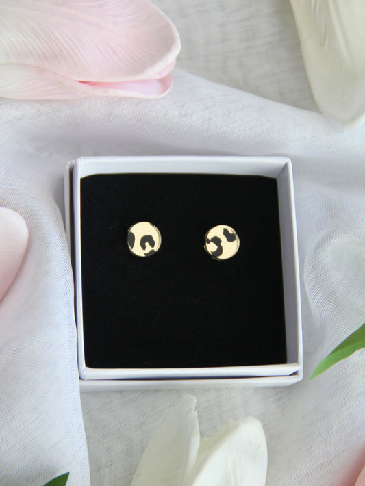 Leo-nappikorvakorut kulta