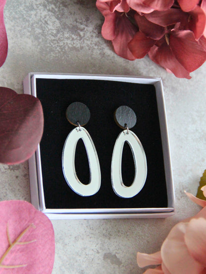 Eleonora -korvakorut peiliakryyli