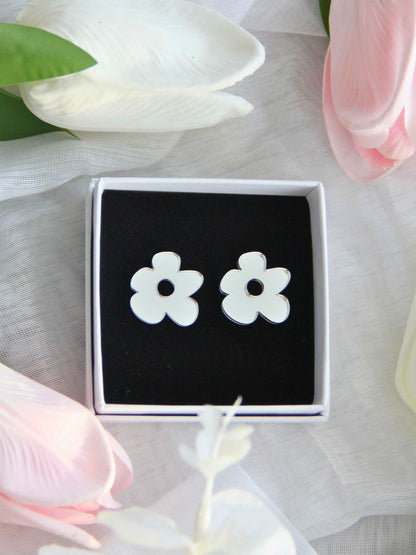 Pihlaja -nappikorvakorut