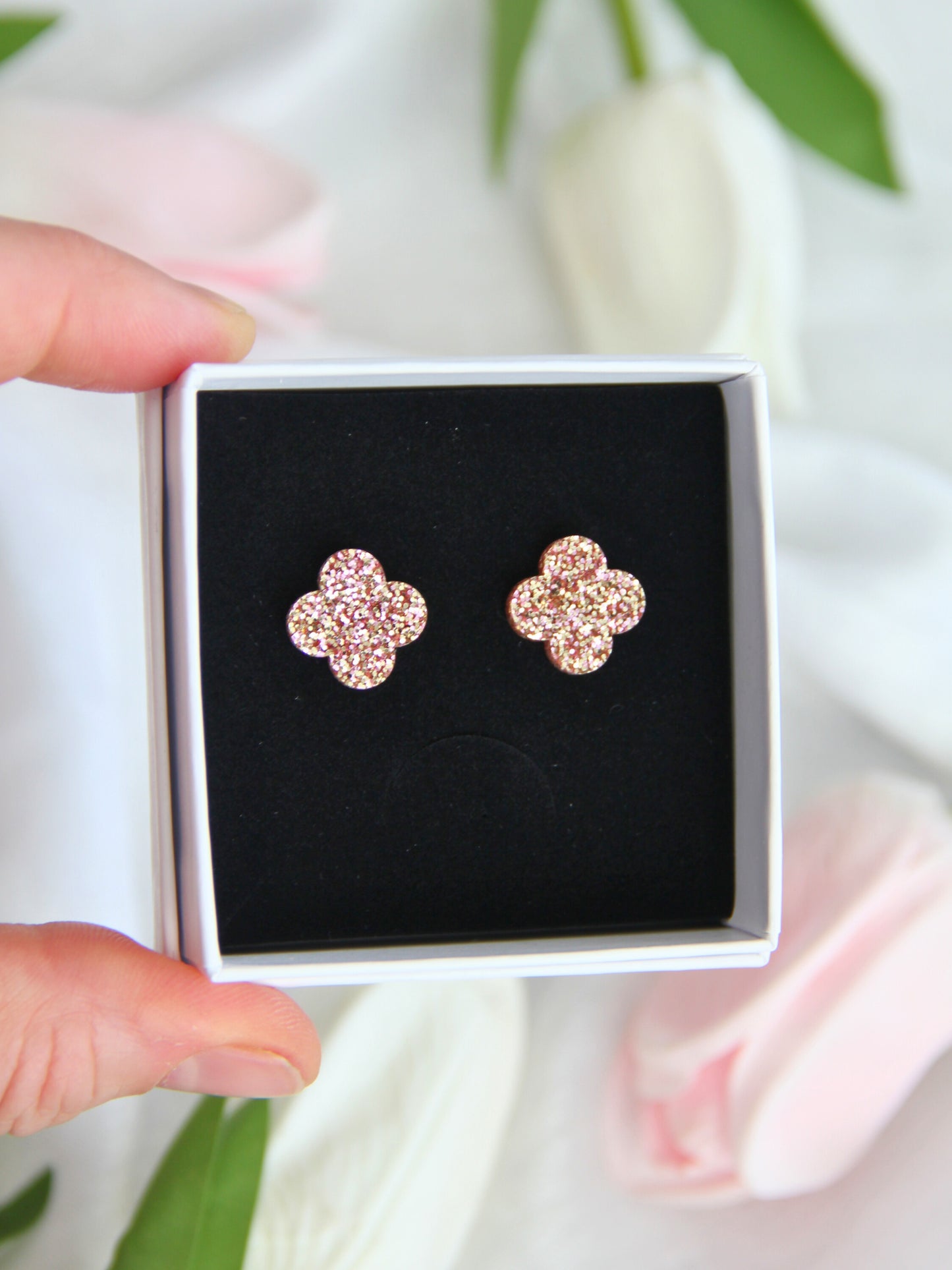 Lucky-nappikorvakorut glitter