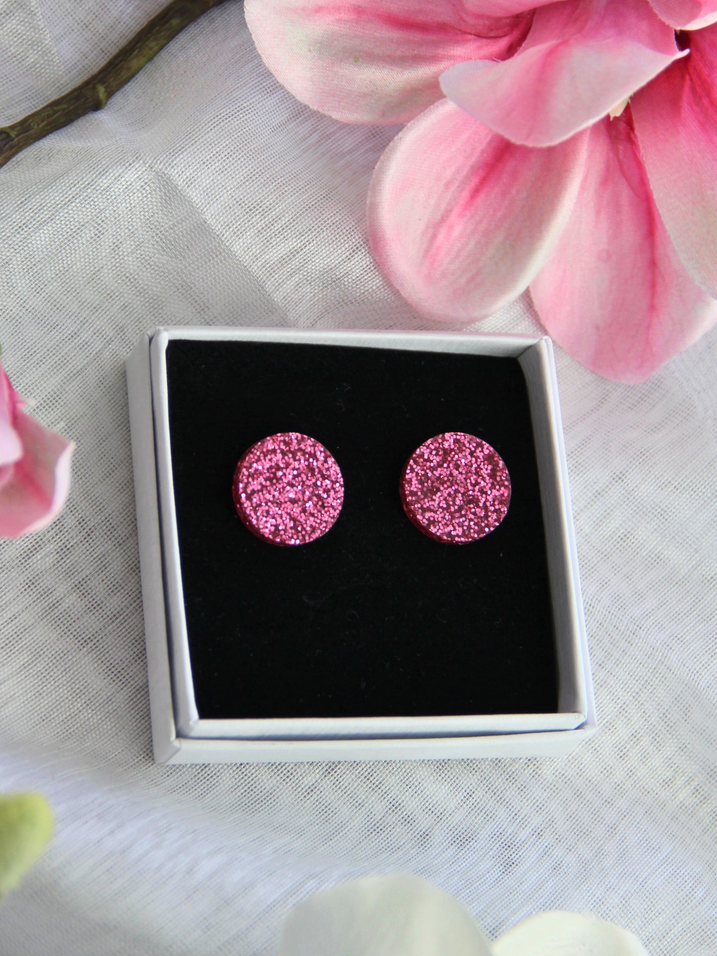 Glorious big -nappikorvakorut