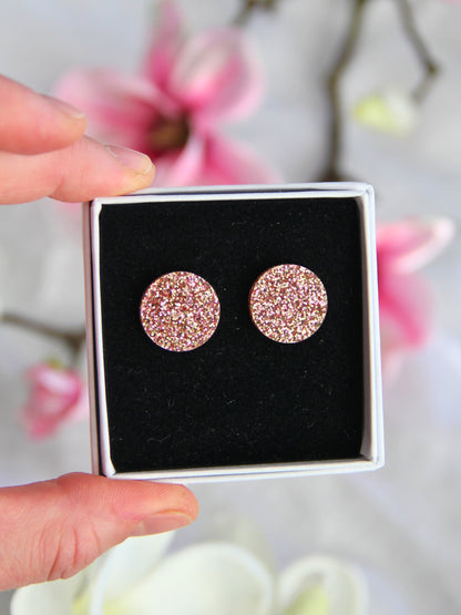 Glorious big -nappikorvakorut