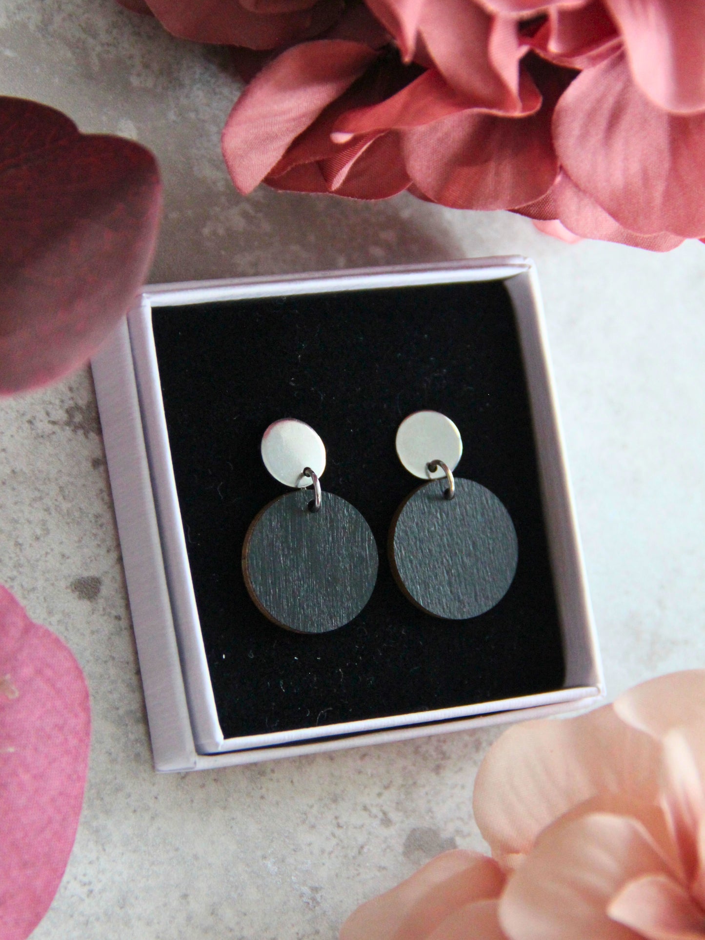 Tupla Kupla -korvakorut musta vaneri