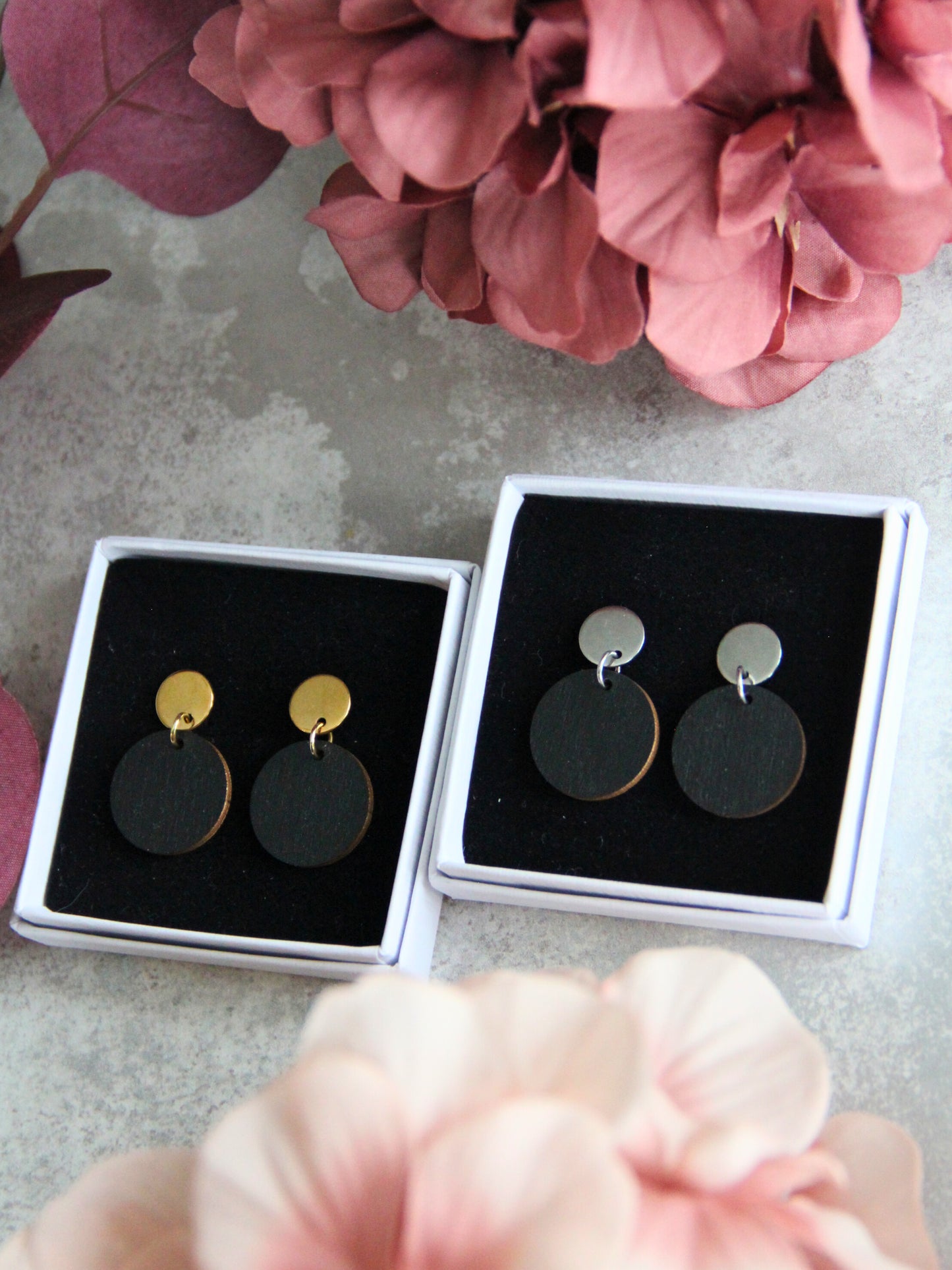 Tupla Kupla -korvakorut musta vaneri